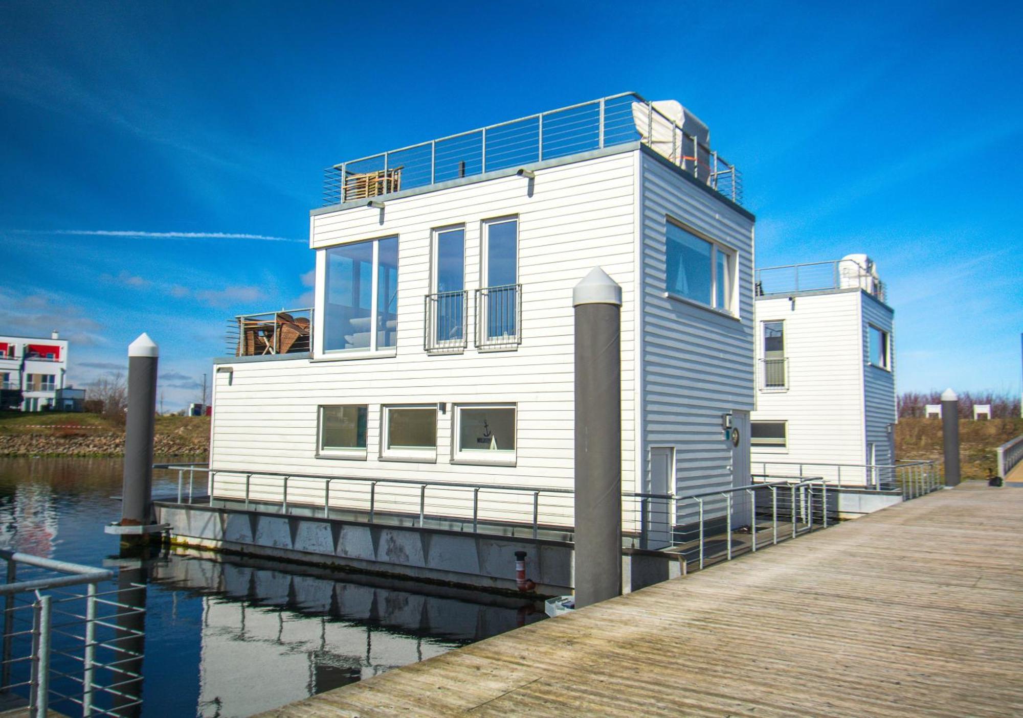 Schwimmendes Haus - An Bord Zwei Hotel Olpenitz Exterior photo